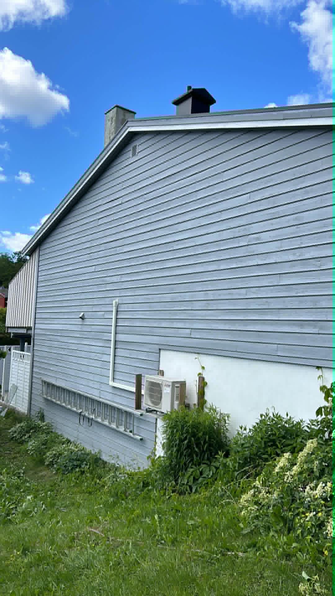 Fasadevask – grått panel